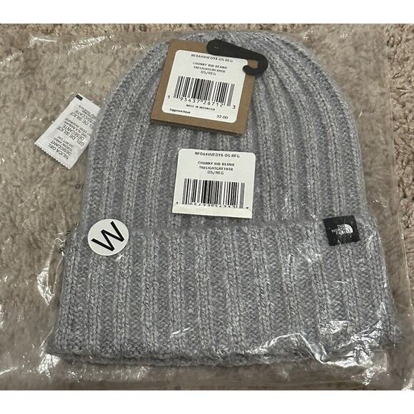 The North Face Chunky Rib Beanie. Flight Grey Heather NWT - Picture 2 of 4